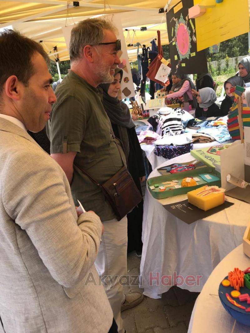 Akyazı Kız Anadolu İmam Hatip Lisesinde kültür ve sanat şenliği düzenlendi