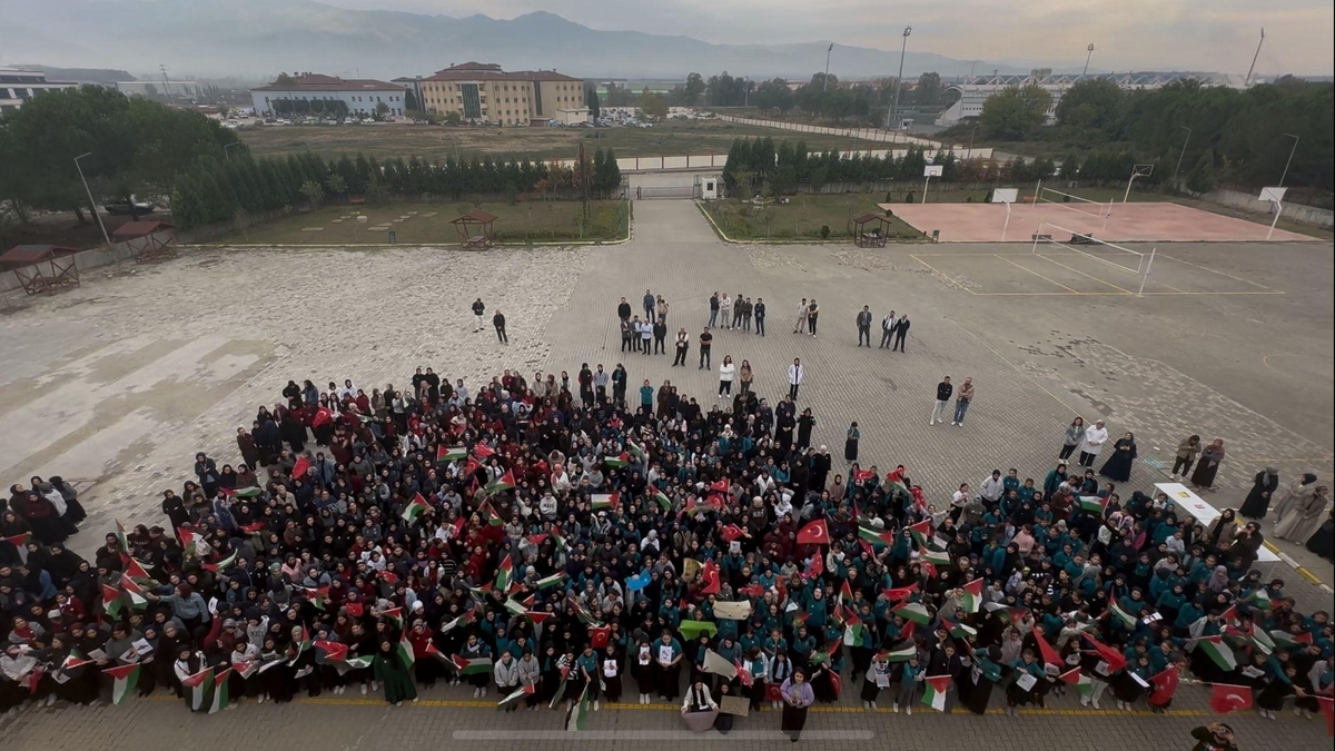 Akyazı Kız İmam Hatip Anadolu Lisesi'nde Filistin etkinliği