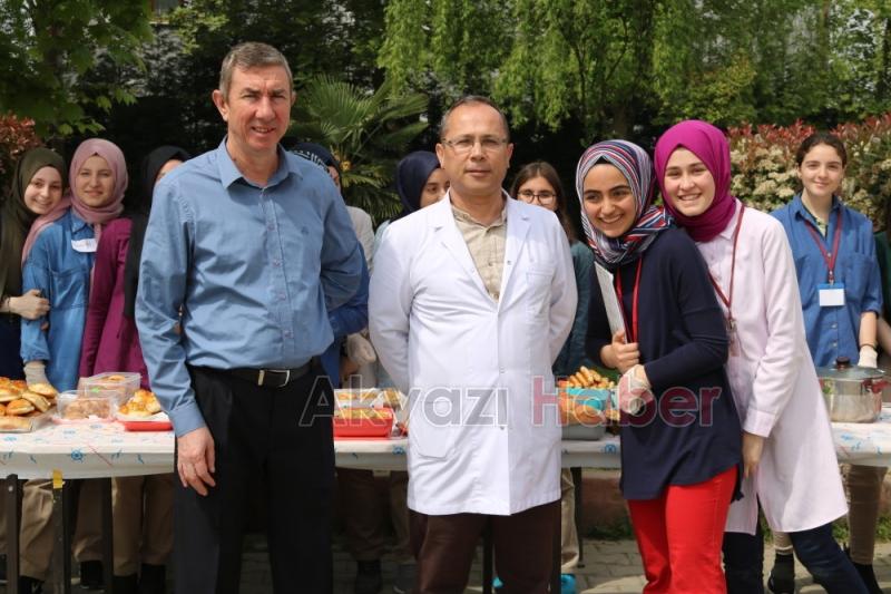 Akyazı Konuralp Anadolu Lisesi Öğrencilerinden Örnek Davranış