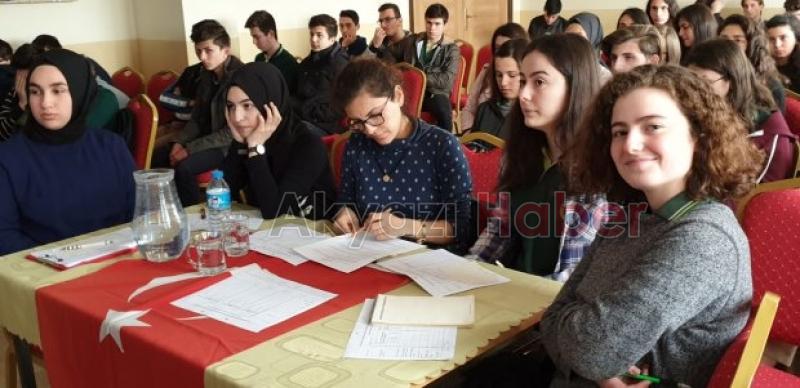 Akyazı Konuralp Anadolu Lisesinde  Münazara yarışması düzenlendi