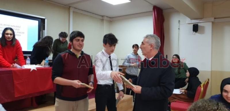 Akyazı Konuralp Anadolu Lisesinde  Münazara yarışması düzenlendi