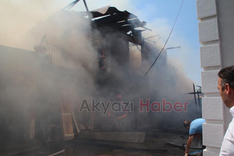 Akyazı Kuzuluk Mahallesinde Yangın