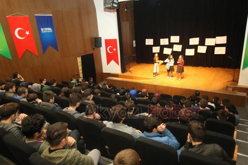 AKYAZI LI ÖĞRENCİLERDEN MUHTEŞEM TİYATRO GÖSTERİSİ