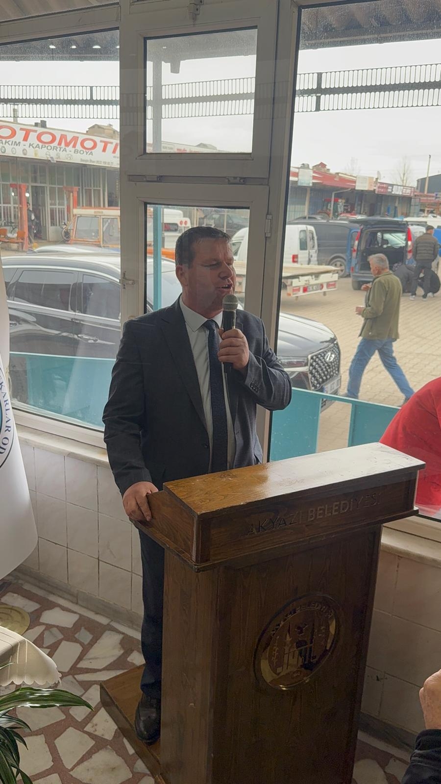 Akyazı Madeni Sanatkârlar Esnaf Odası'nda Sezgin Durmuş yeniden başkan