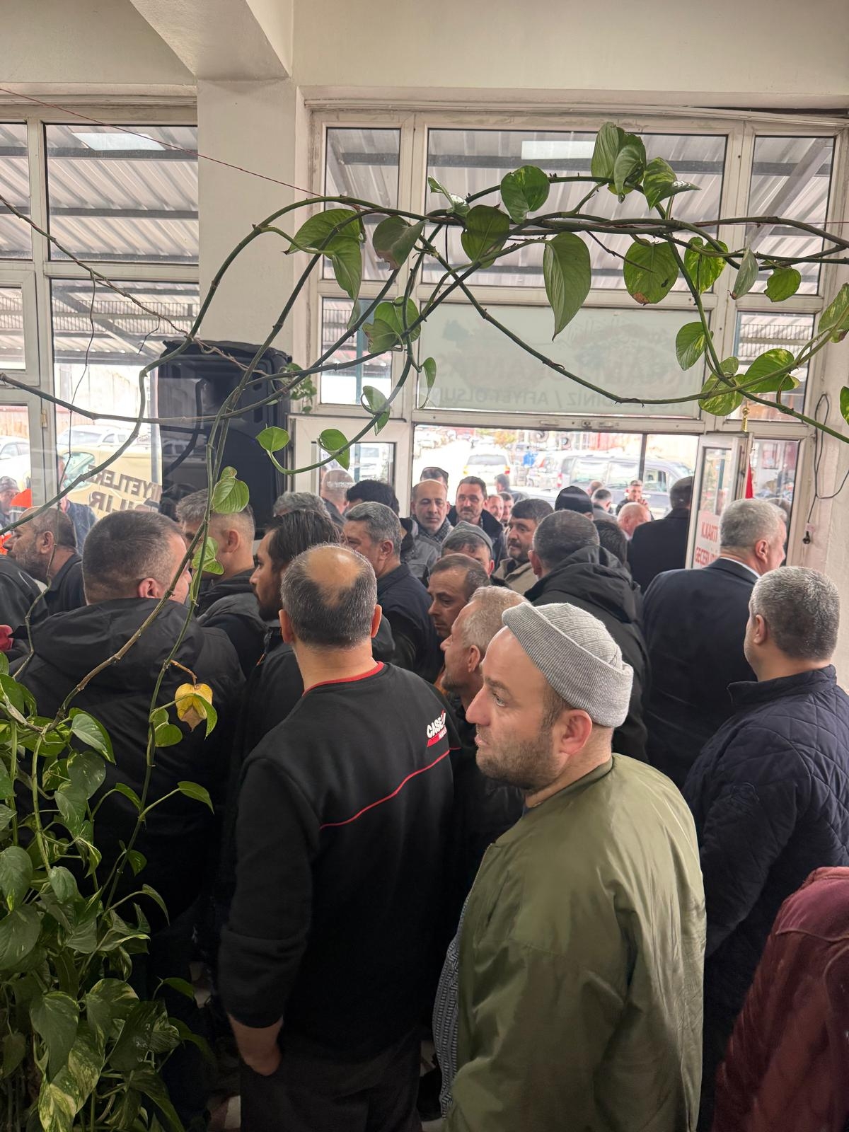 Akyazı Madeni Sanatkârlar Esnaf Odası'nda Sezgin Durmuş yeniden başkan