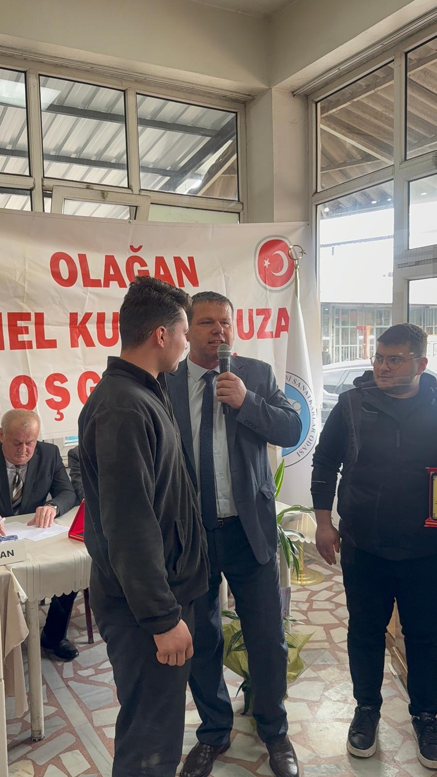 Akyazı Madeni Sanatkârlar Esnaf Odası'nda Sezgin Durmuş yeniden başkan