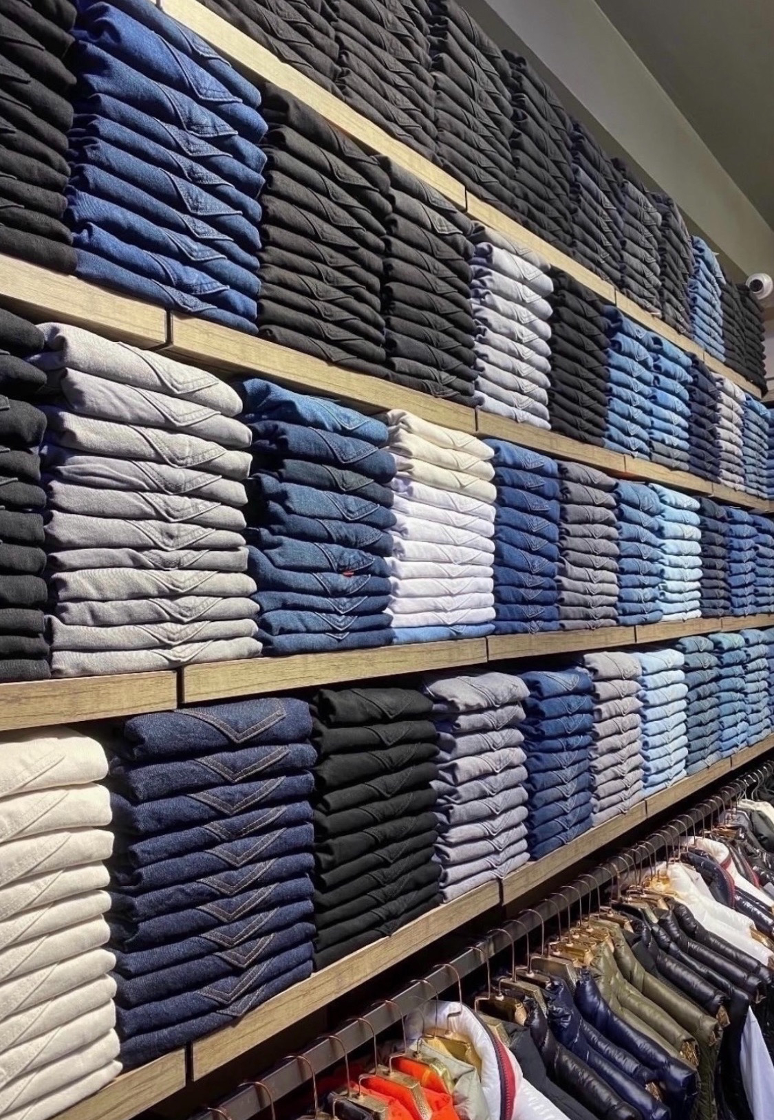 Akyazı Marka Store'da Sezon Sonu Şok İndirimler Başladı!