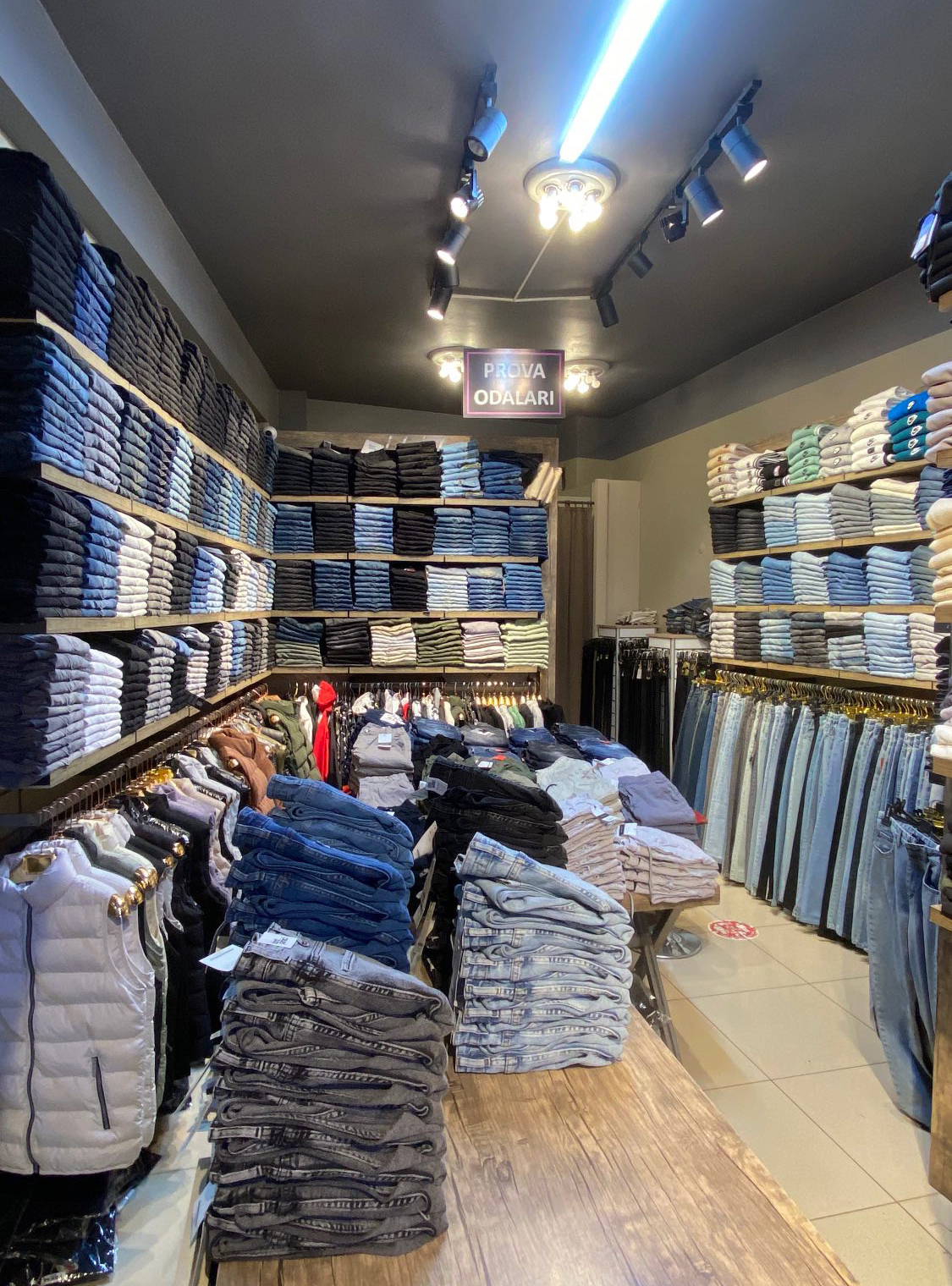 Akyazı Marka Store'da Sezon Sonu Şok İndirimler Başladı!