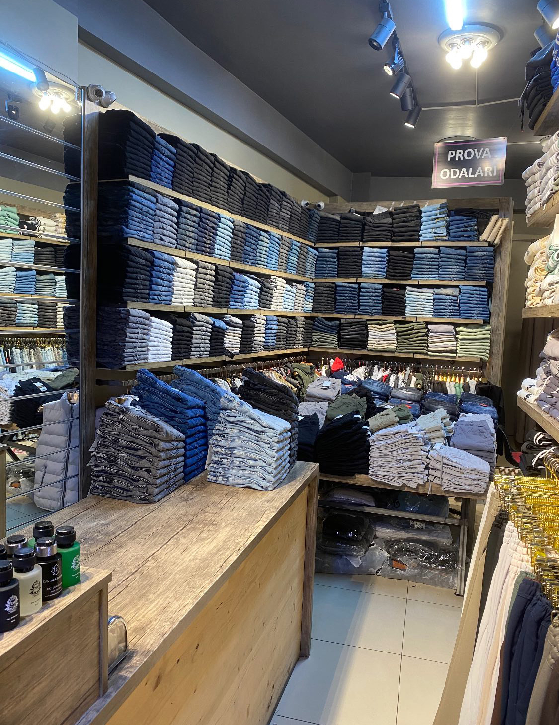 Akyazı Marka Store'da Sezon Sonu Şok İndirimler Başladı!