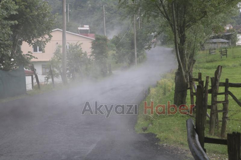 Akyazı Merkez Yeniköy asfaltla buluşuyor