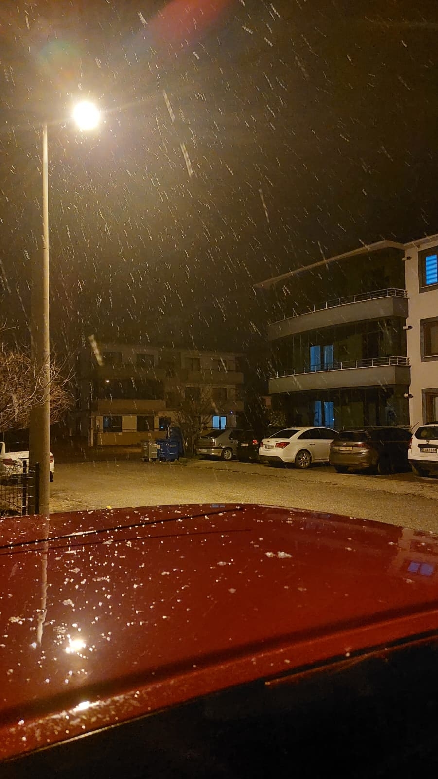 Akyazı merkezde kar yağışı başladı