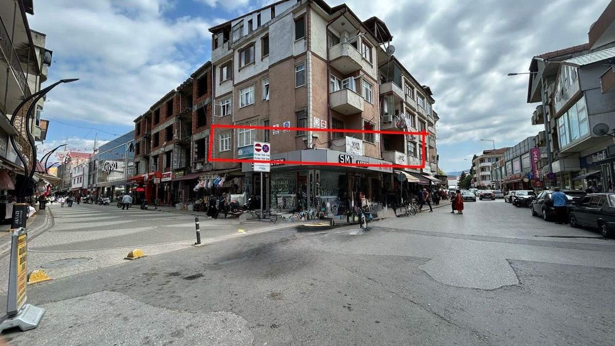 Akyazı Merkezde satılık dükkan