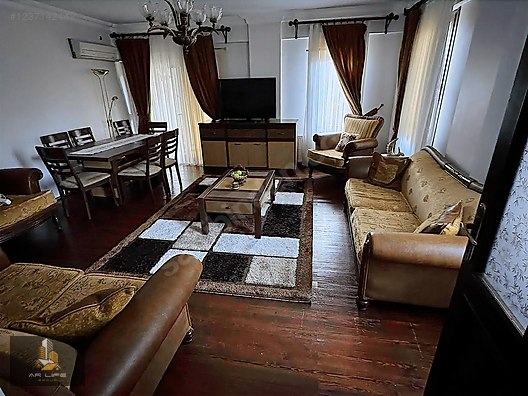 Akyazı Merkezde satılık villa!