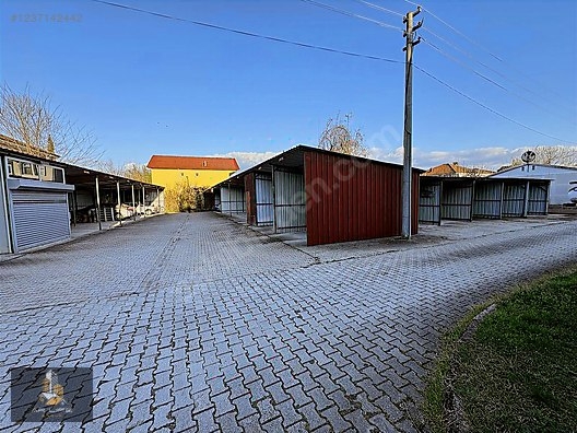 Akyazı Merkezde satılık villa!