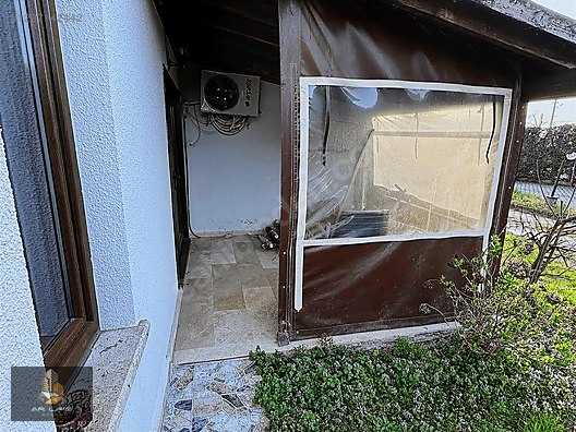 Akyazı Merkezde satılık villa!
