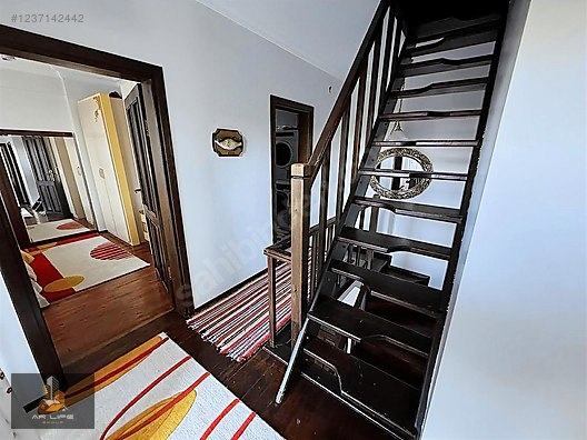 Akyazı Merkezde satılık villa!