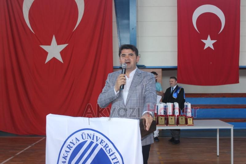 Akyazı Meslek Yüksekokulunda Mezuniyet Coşkusu