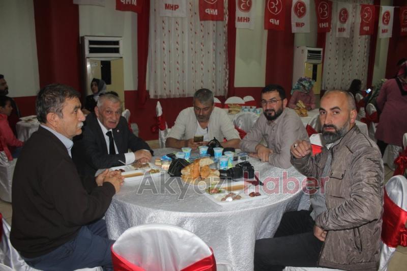 AKYAZI MHP İLÇE TEŞKİLATI İFTAR YEMEĞİNDE BULUŞTU