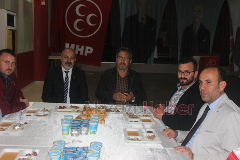 AKYAZI MHP İLÇE TEŞKİLATI İFTAR YEMEĞİNDE BULUŞTU