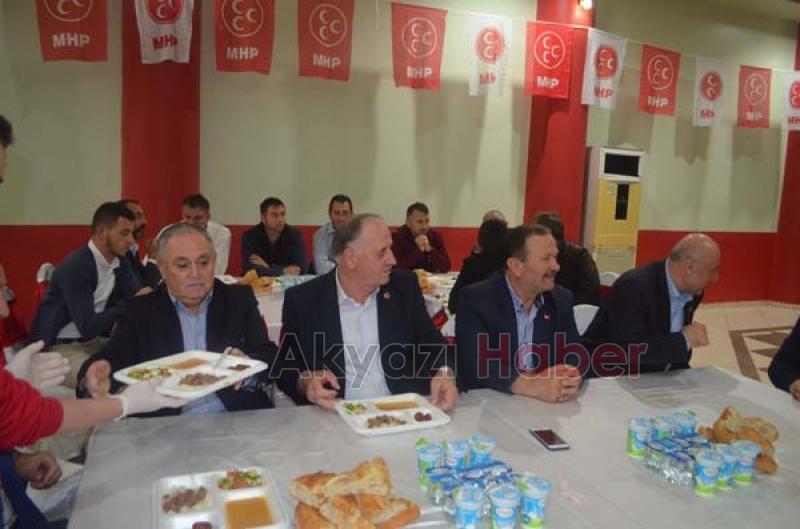 AKYAZI MHP İLÇE TEŞKİLATI İFTAR YEMEĞİNDE BULUŞTU