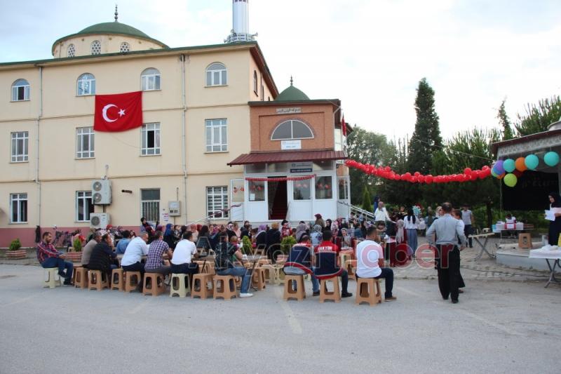Akyazı Miraç Cami tarafından şehitler için Kuran okutuldu
