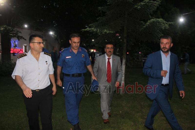 Akyazı Muhtarlar Derneği İftarına Yoğun İlgi