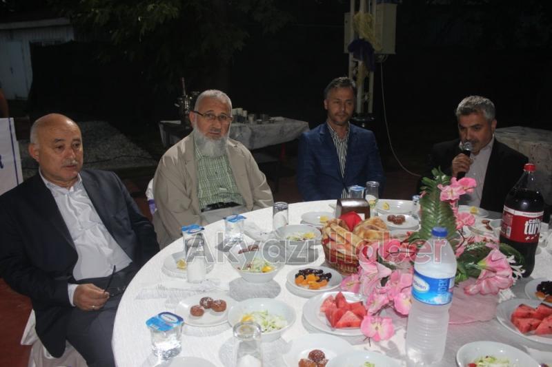 Akyazı Muhtarlar Derneği İftarına Yoğun İlgi