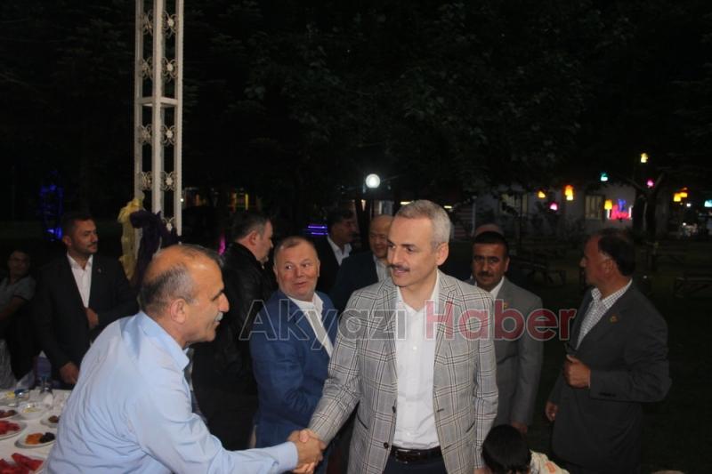 Akyazı Muhtarlar Derneği İftarına Yoğun İlgi