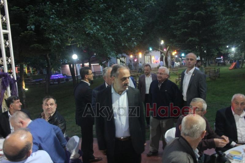 Akyazı Muhtarlar Derneği İftarına Yoğun İlgi