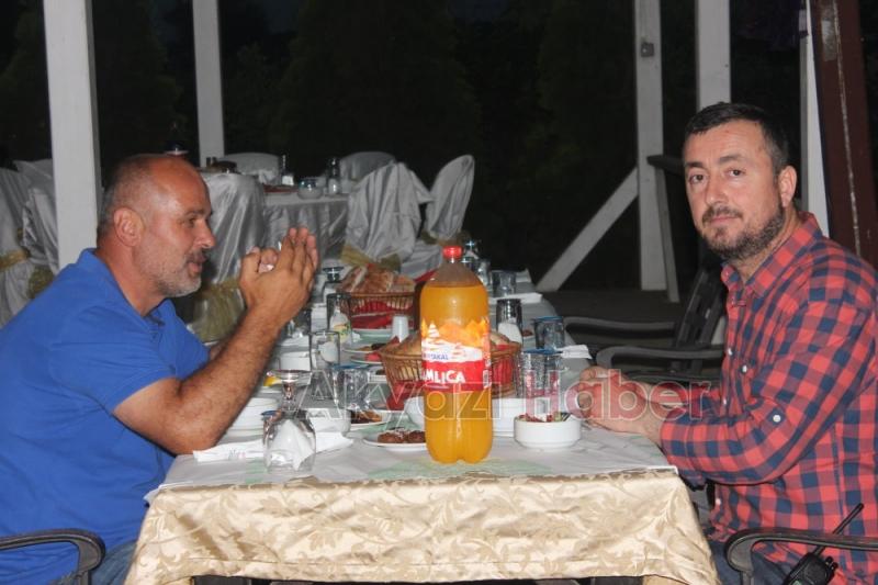 Akyazı Muhtarlar Derneği İftarına Yoğun İlgi