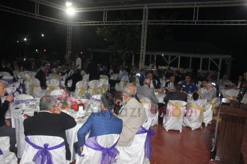 Akyazı Muhtarlar Derneği İftarına Yoğun İlgi