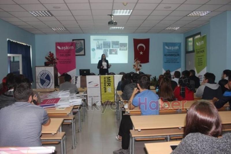 Akyazı MYO da kariyer günleri etkinliği düzenlendi