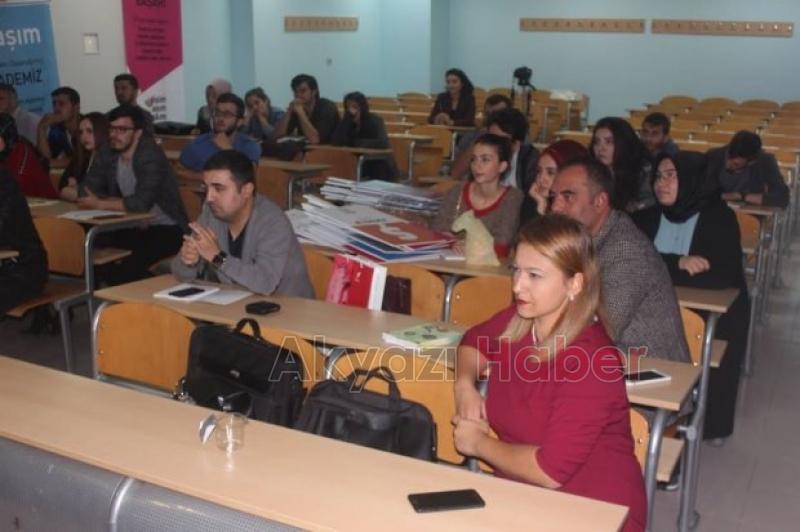 Akyazı MYO da kariyer günleri etkinliği düzenlendi