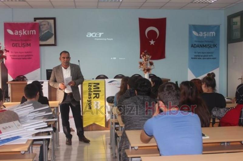 Akyazı MYO da kariyer günleri etkinliği düzenlendi