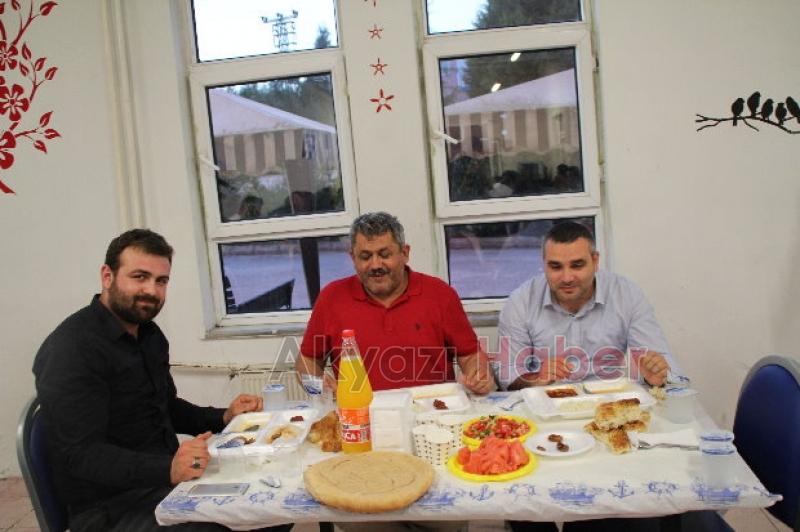 Akyazı MYO Derneği İftar Programı Düzenledi