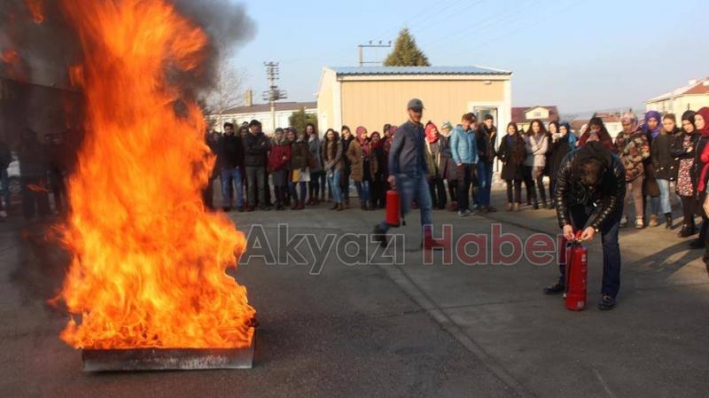AKYAZI MYO ÖĞRENCİLERİ YANGIN TATBİKATI YAPTI