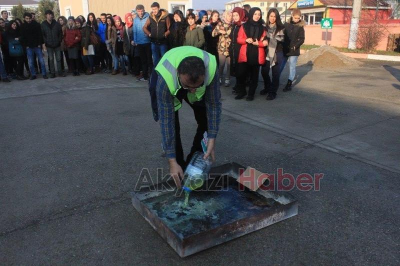 AKYAZI MYO ÖĞRENCİLERİ YANGIN TATBİKATI YAPTI
