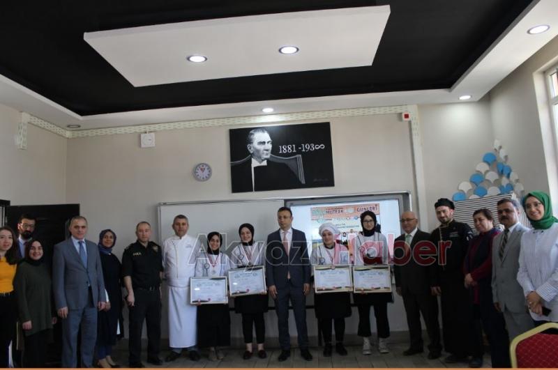 AKYAZI NİLÜFER HATUN MTAL GASTRONOMİ ŞEHRİ BOLU DAN MADALYALAR İLE DÖNDÜ