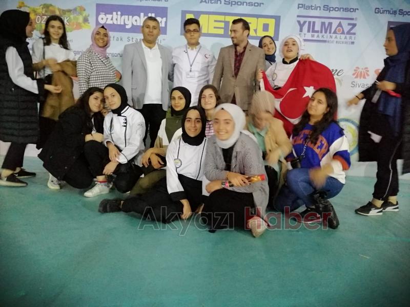 Akyazı Nilüfer Hatun MTAL Öğrencilerinden Büyük Başarı