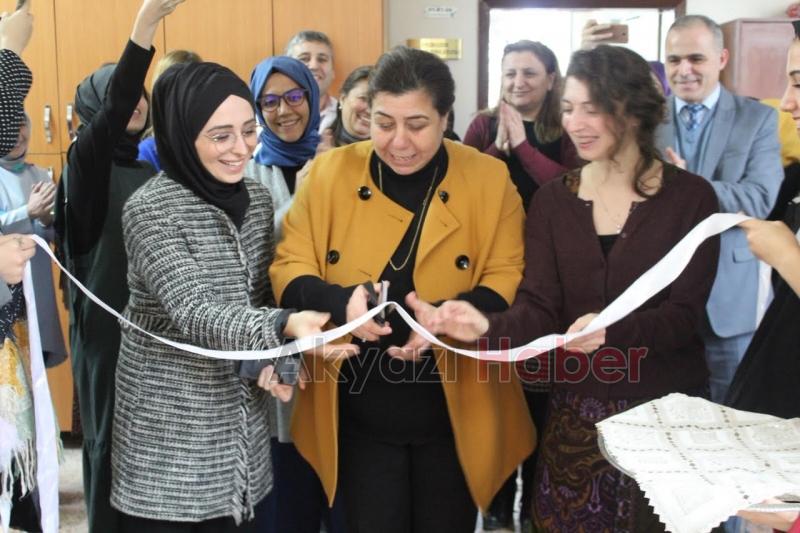 AKYAZI NİLÜFER HATUN MTALDE SANATIN GENÇ YÜZLERİ SERGİSİ