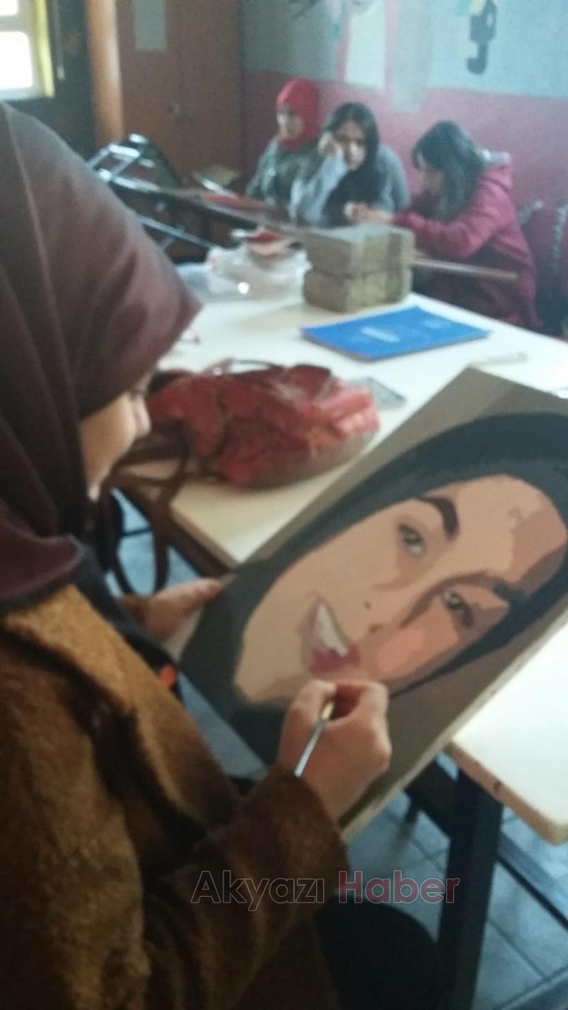 AKYAZI NİLÜFER HATUN MTALDE SANATIN GENÇ YÜZLERİ SERGİSİ