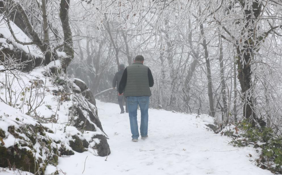 Akyazı'nın yüksek kesimleri karla kaplandı