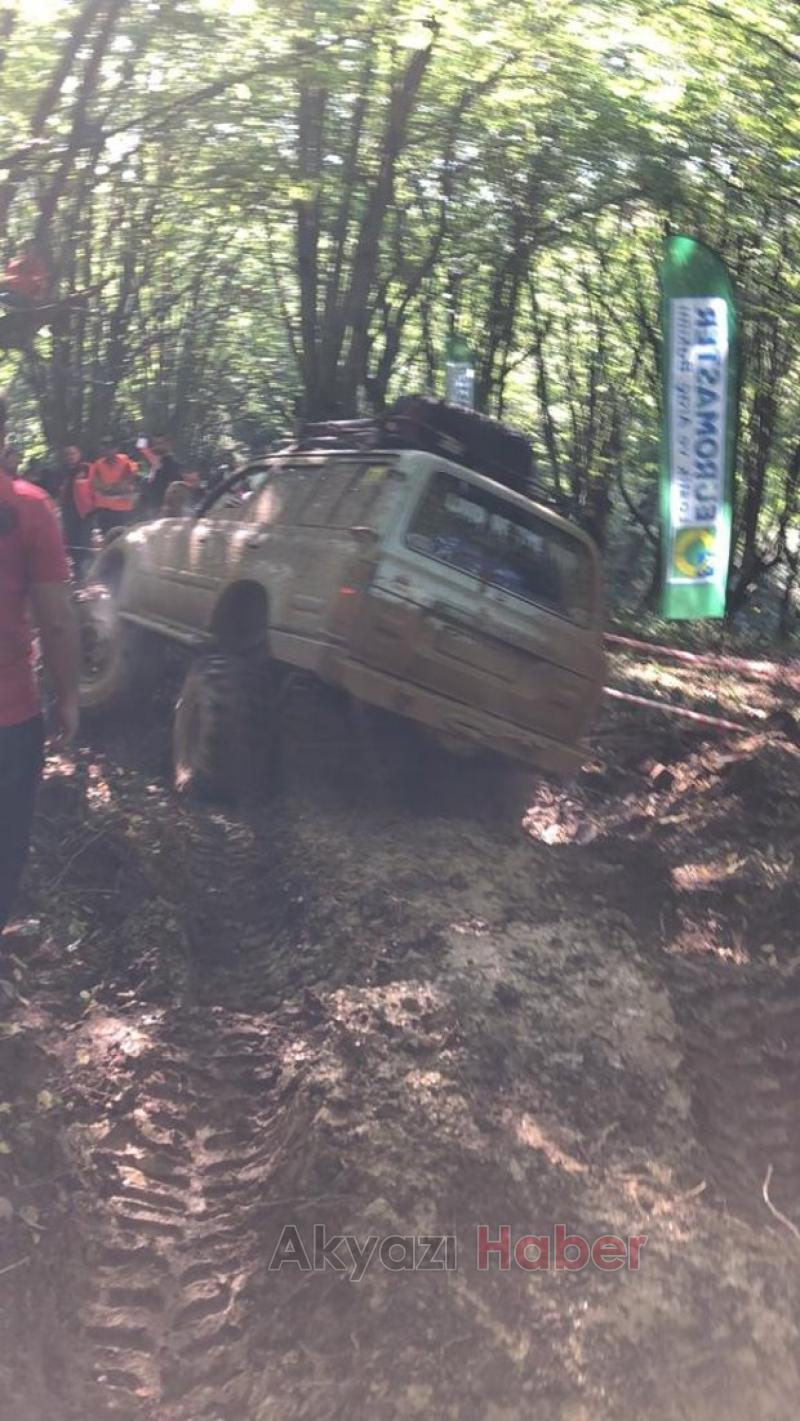 Akyazı Off Road Kulübü  Düzcedeki yarışlarda birinci oldu