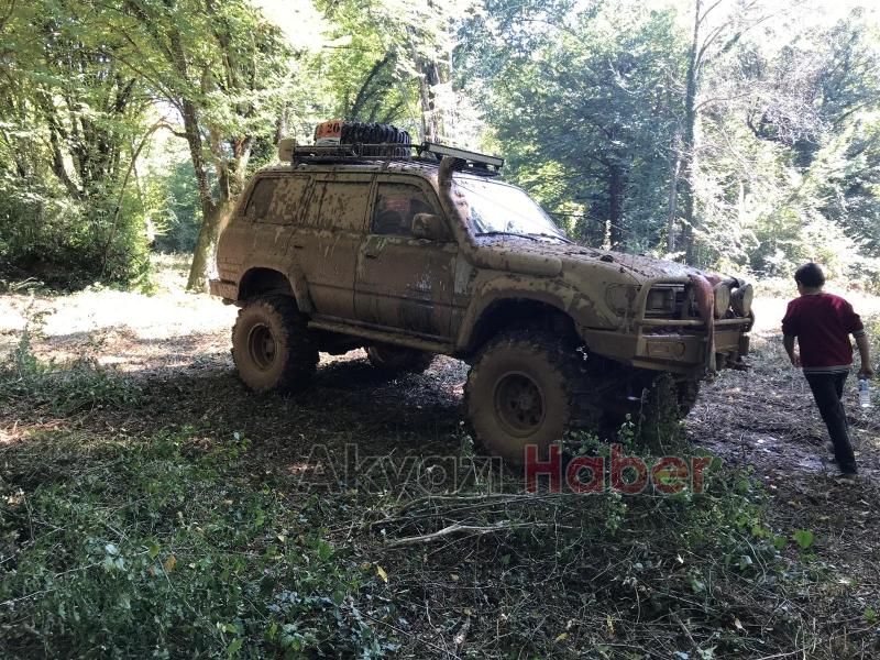 Akyazı Off Road Kulübü  Düzcedeki yarışlarda birinci oldu