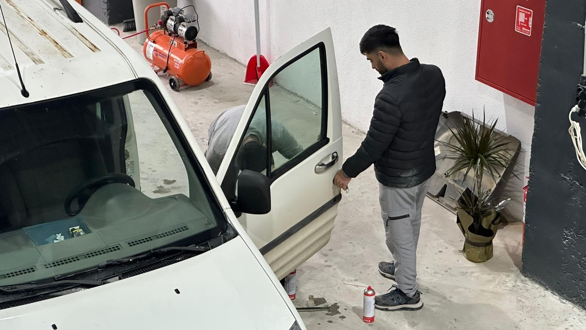 Akyazı Oto Kilit – Kapı, Kilit, Cam Kriko ve Otomatik Kapı Tamiri, Hızlı ve Garantili Servis