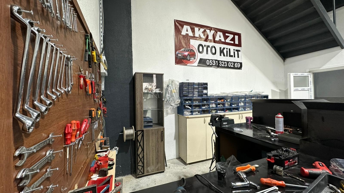 Akyazı Oto Kilit – Kapı, Kilit, Cam Kriko ve Otomatik Kapı Tamiri, Hızlı ve Garantili Servis