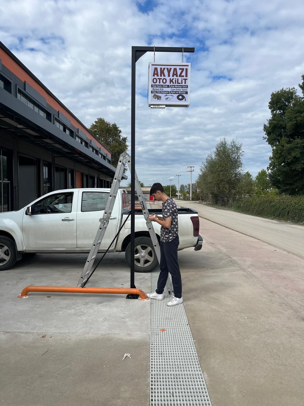 Akyazı Oto Kilit – Kapı, Kilit, Cam Kriko ve Otomatik Kapı Tamiri, Hızlı ve Garantili Servis