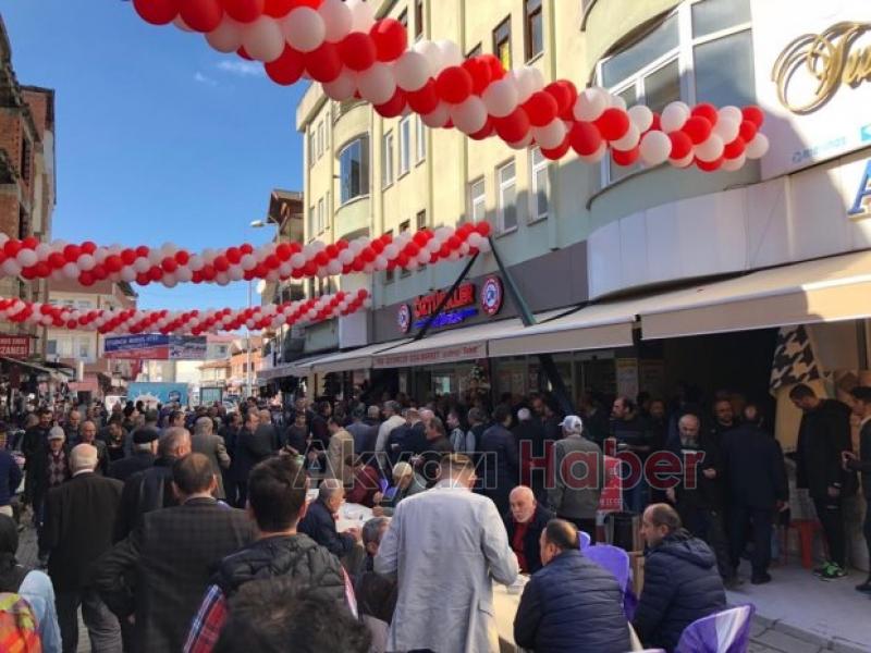 Akyazı Öztürk Markette Gelenek Devam Ediyor