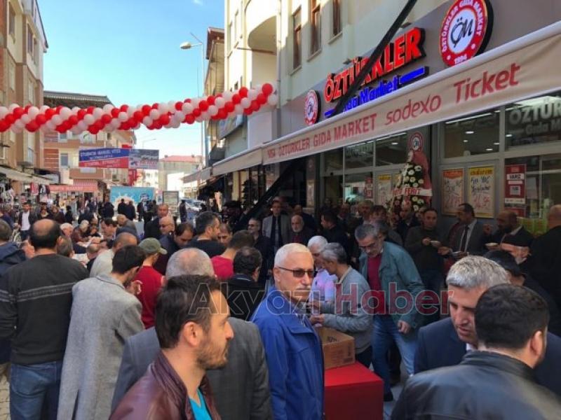 Akyazı Öztürk Markette Gelenek Devam Ediyor