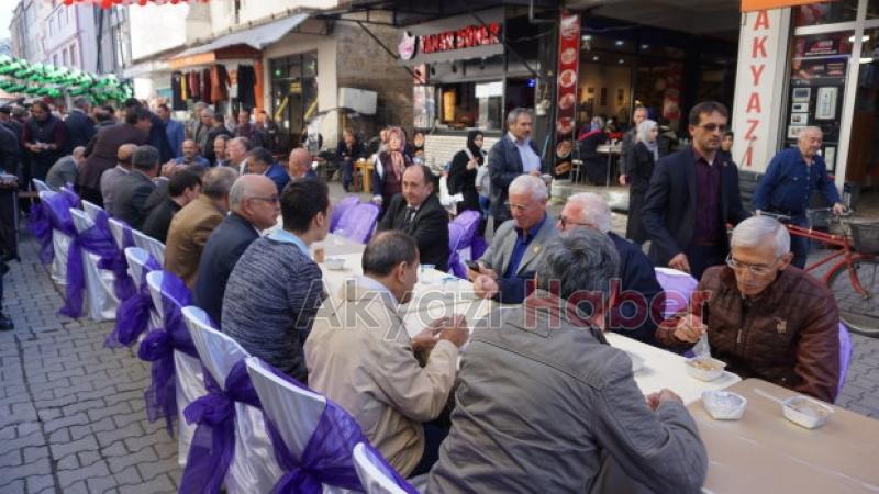 Akyazı Öztürk Markette Gelenek Devam Ediyor